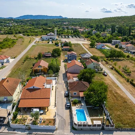빌라 New! Josefina With Heated Pool