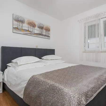 New! Josefina With Heated Pool 빌라