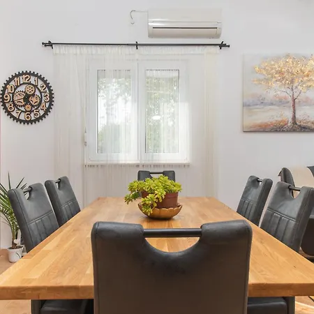 빌라 New! Josefina With Heated Pool