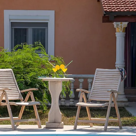 New! Josefina With Heated Pool 빌라